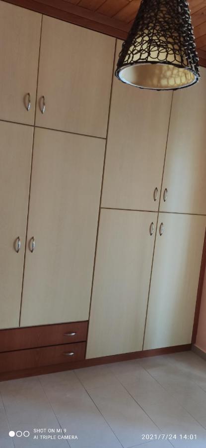 Ioannis - Zimmer mit Zugang zu Terrasse Gavrolimni Exterior foto